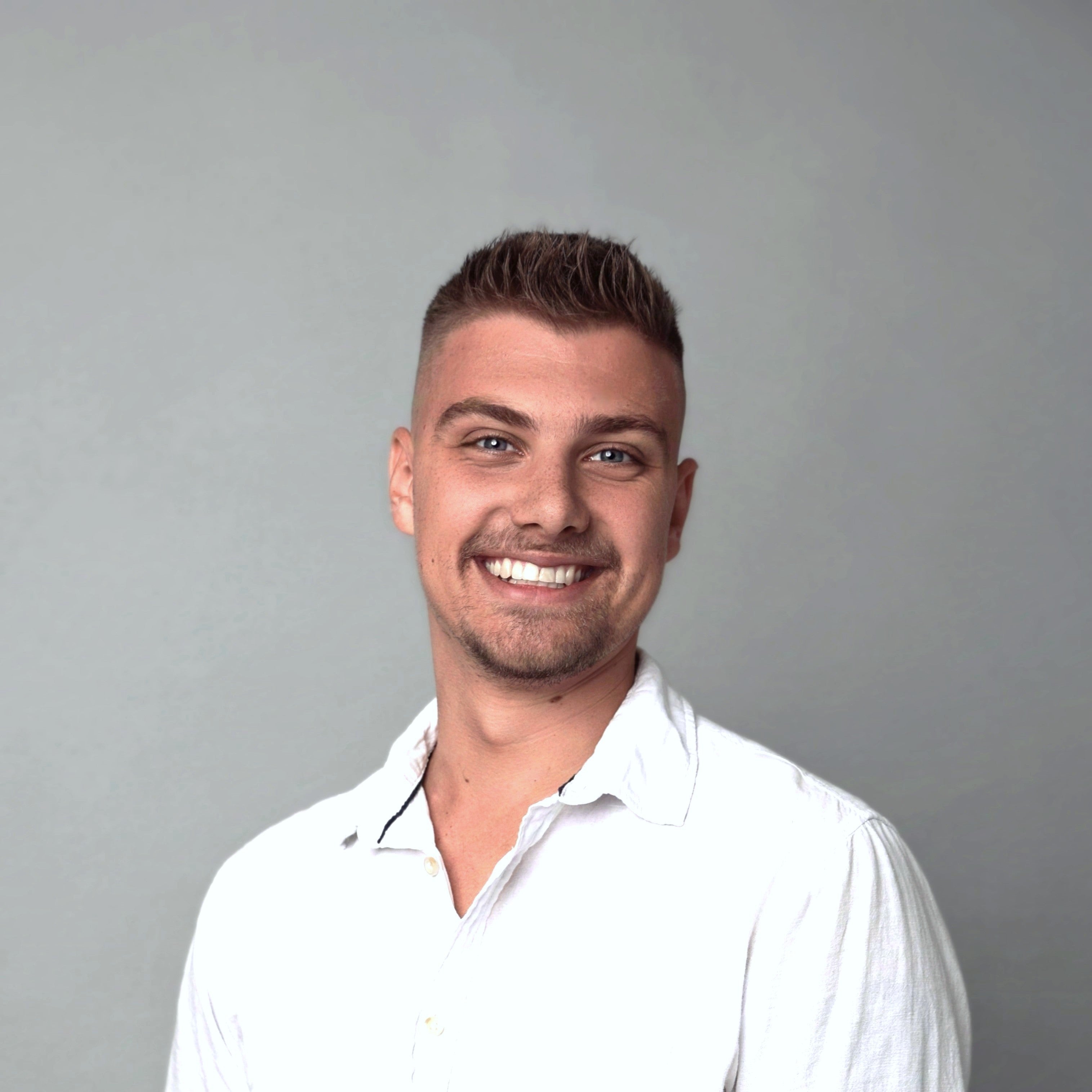 Henry - Shopify Experte bei Eshop Guide
